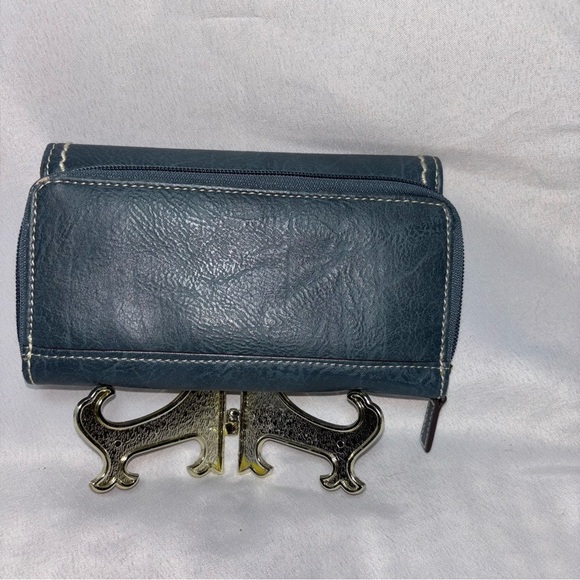 b.o.c. Born Concepts Women's Amherst Deluxe Wallet Teal with Buckle - Picture 4 of 8